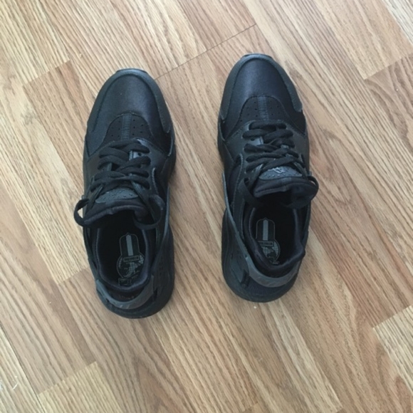 Nike Huaraches - Picture 4 of 6